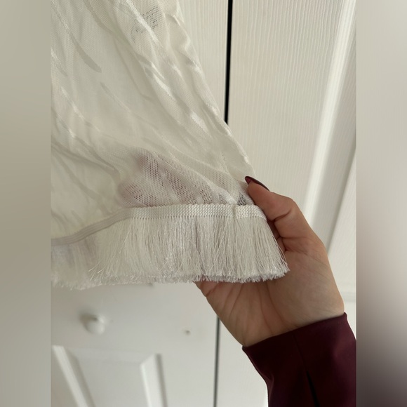 White mesh beach cover - Picture 4 of 6